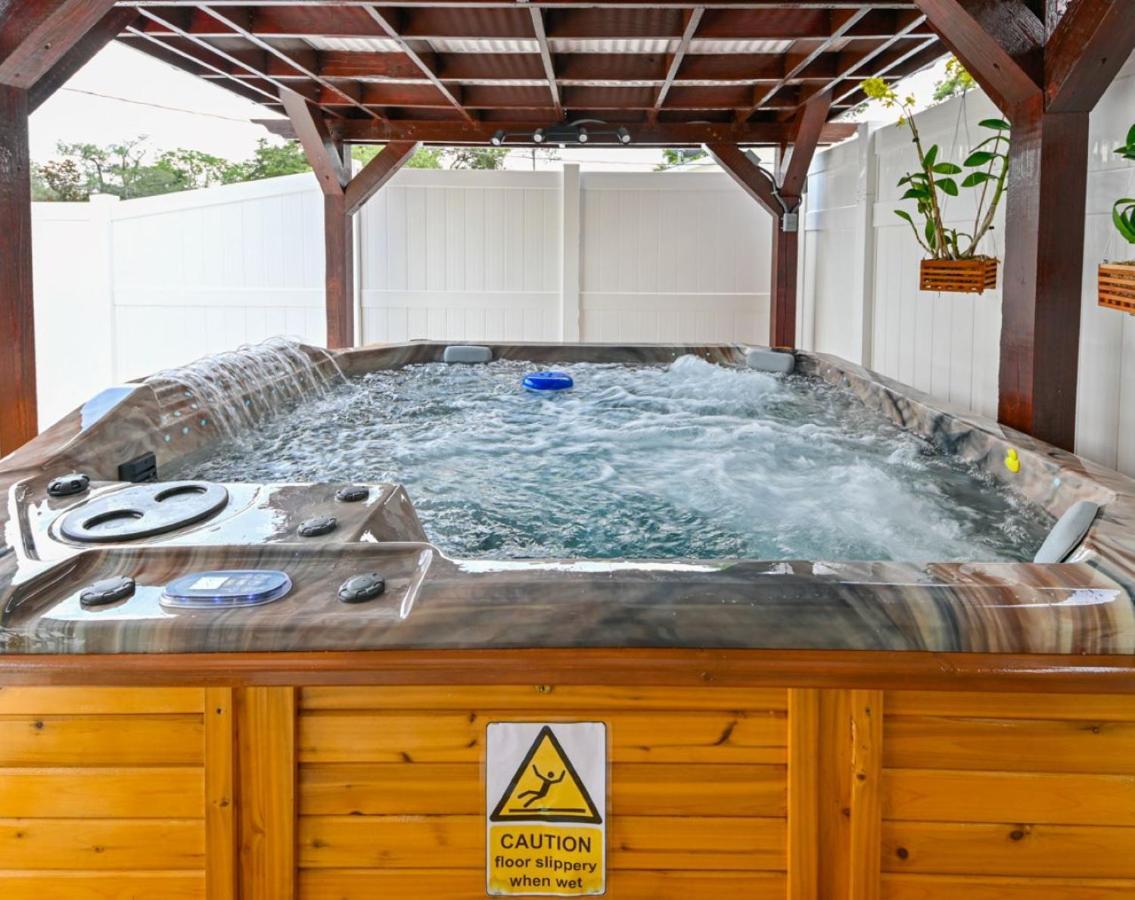 Paradise In Brandon With Luxurious 6 Person Spa Exterior foto